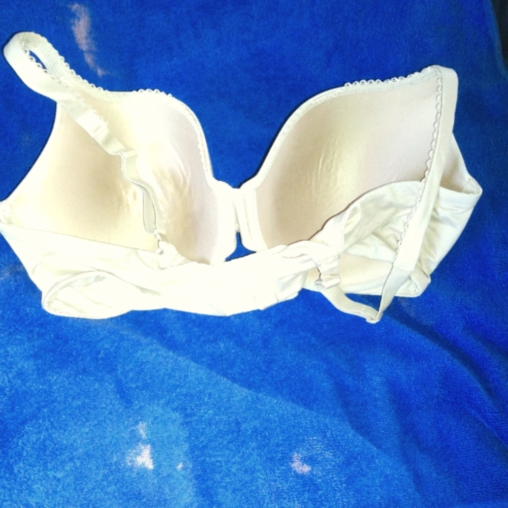 Victoria secret Bra - Picture 2 of 3